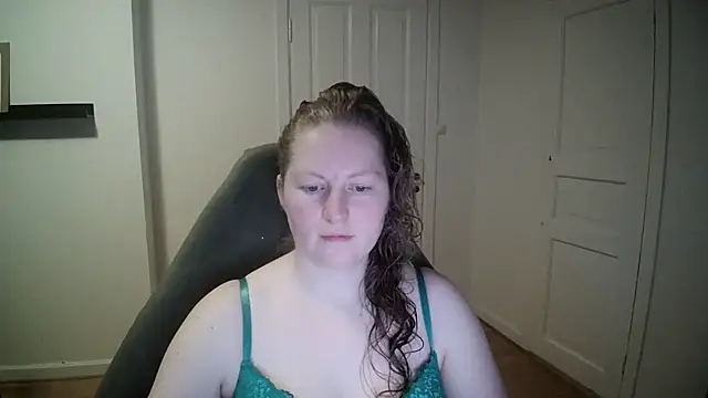 Girlnina-1995 online show from 21, 1, 2025