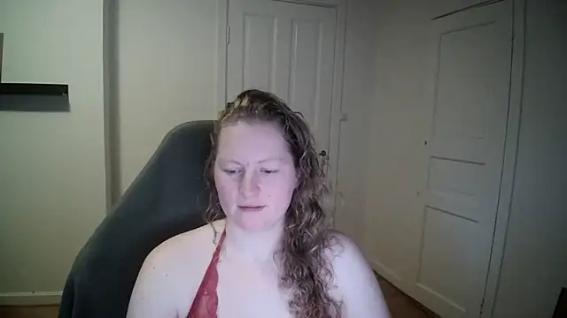 Girlnina-1995 online show from 29, 1, 2025