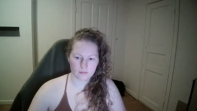 Girlnina-1995 online show from 19, 2, 2025