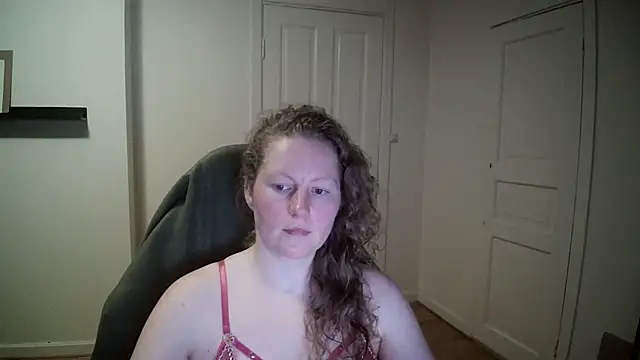 Girlnina-1995 online show from 24, 2, 2025