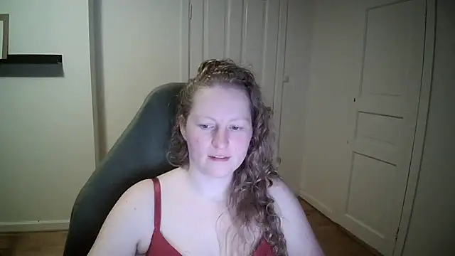 Girlnina-1995 online show from 18, 3, 2025