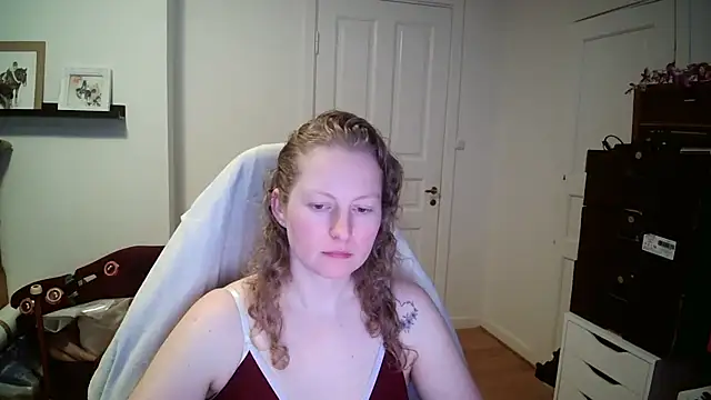 Girlnina-1995 online show from 12, 2, 2026