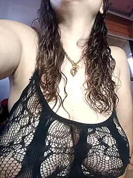 hotbabes163 online show from 6, 5, 2026