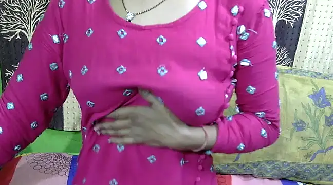 Snapshot of Indian_Horny_Wife chatting on 17, 1, 2025 Indian Horny Wife online show from 17, 1, 2025