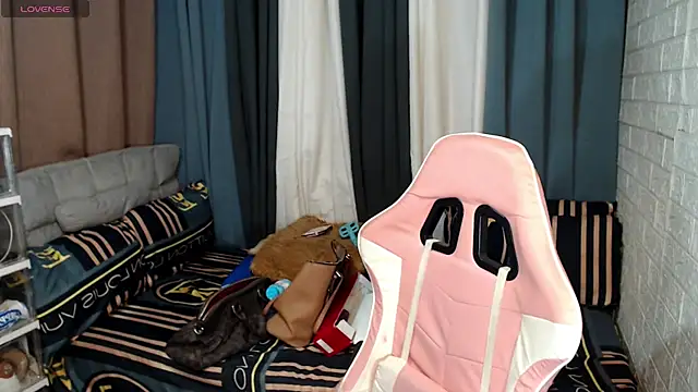 Snapshot of MagnificatMistress chatting on 12, 1, 2025 MagnificatMistress online show from 12, 1, 2025