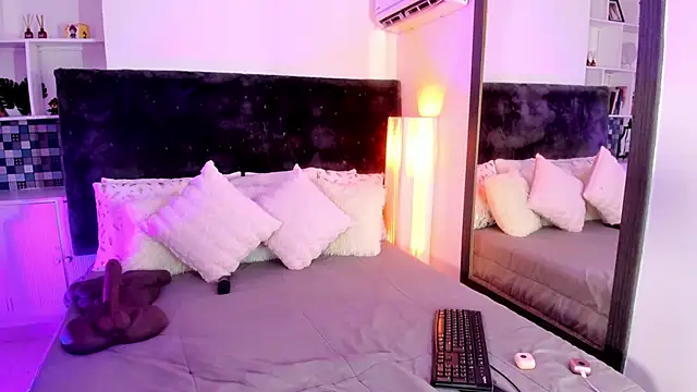 Karlagonzales  online show from 4, 6, 2026