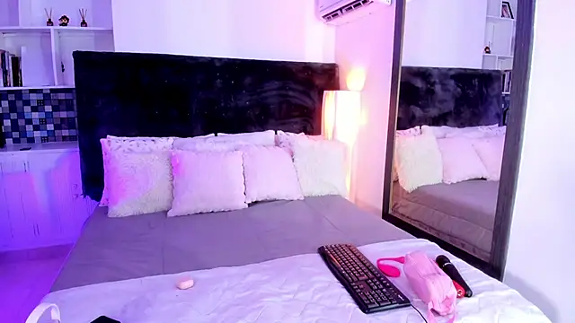 Karlagonzales  online show from 16, 6, 2026
