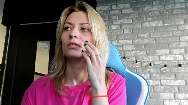 karo123421 online show from 13, 11, 2025