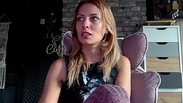 Snapshot of karo123421 chatting on 22, 7, 2026 karo123421 online show from 22, 7, 2026