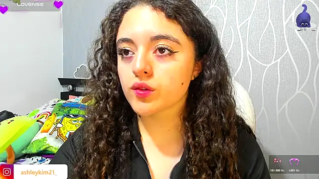 Snapshot of AshleyKim_ chatting on 6, 11, 2025 AshleyKim online show from 6, 11, 2025