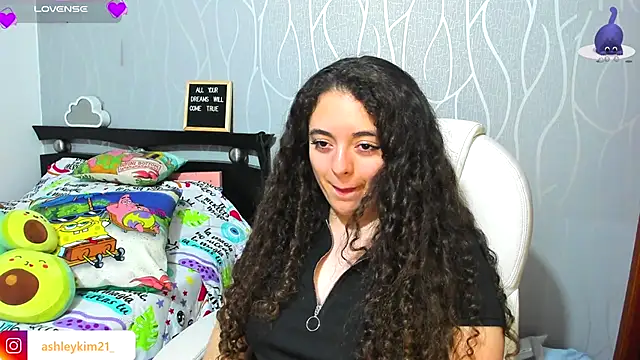 Snapshot of AshleyKim_ chatting on 15, 11, 2025 AshleyKim online show from 15, 11, 2025