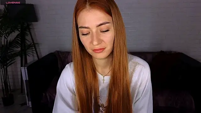 Snapshot of Adelyna_Bird chatting on 6, 12, 2024 Adelyna Bird online show from 6, 12, 2024