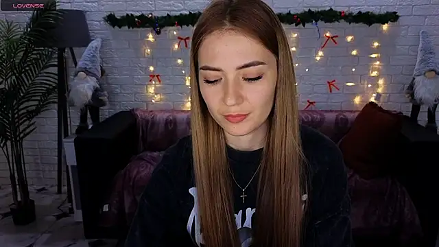 Snapshot of Adelyna_Bird chatting on 21, 12, 2024 Adelyna Bird online show from 21, 12, 2024