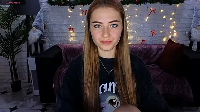 Snapshot of Adelyna_Bird chatting on 26, 12, 2024 Adelyna Bird online show from 26, 12, 2024