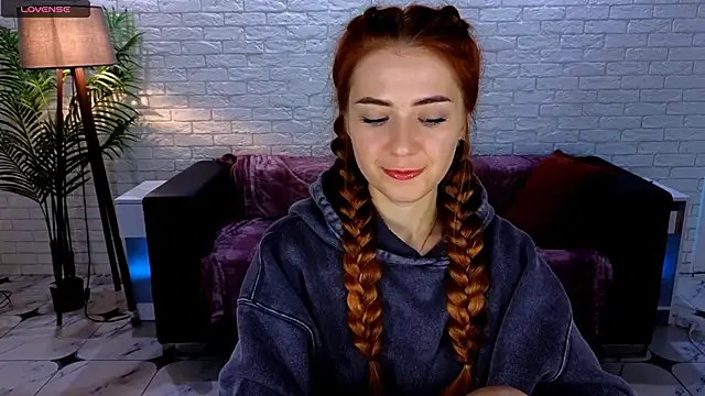 Snapshot of Adelyna_Bird chatting on 3, 2, 2025 Adelyna Bird online show from 3, 2, 2025