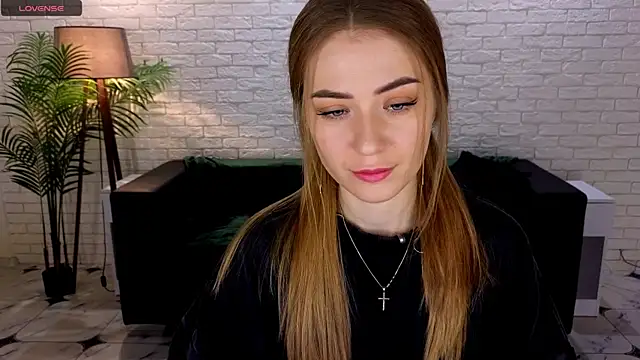 Snapshot of Adelyna_Bird chatting on 7, 3, 2025 Adelyna Bird online show from 7, 3, 2025