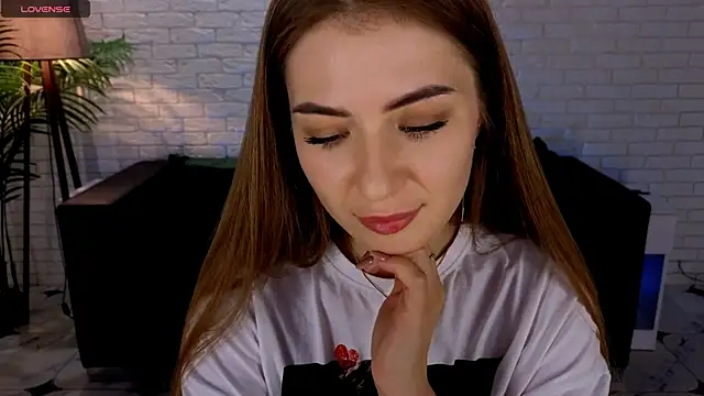 Snapshot of Adelyna_Bird chatting on 16, 3, 2025 Adelyna Bird online show from 16, 3, 2025