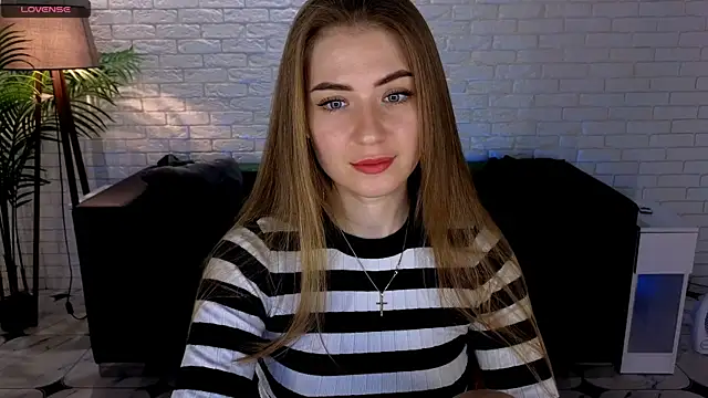 Snapshot of Adelyna_Bird chatting on 23, 3, 2025 Adelyna Bird online show from 23, 3, 2025