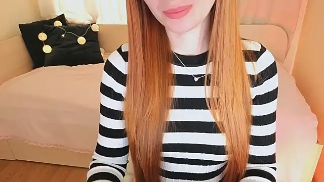 Snapshot of Adelyna_Bird chatting on 18, 12, 2025 Adelyna Bird online show from 18, 12, 2025