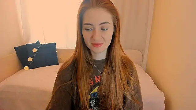 Snapshot of Adelyna_Bird chatting on 22, 12, 2025 Adelyna Bird online show from 22, 12, 2025