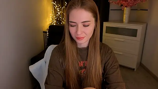 Snapshot of Adelyna_Bird chatting on 1, 2, 2026 Adelyna Bird online show from 1, 2, 2026