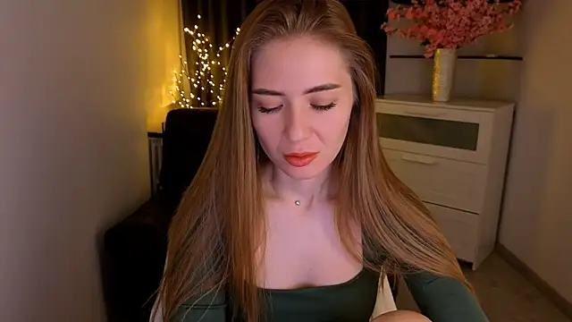 Snapshot of Adelyna_Bird chatting on 5, 2, 2026 Adelyna Bird online show from 5, 2, 2026