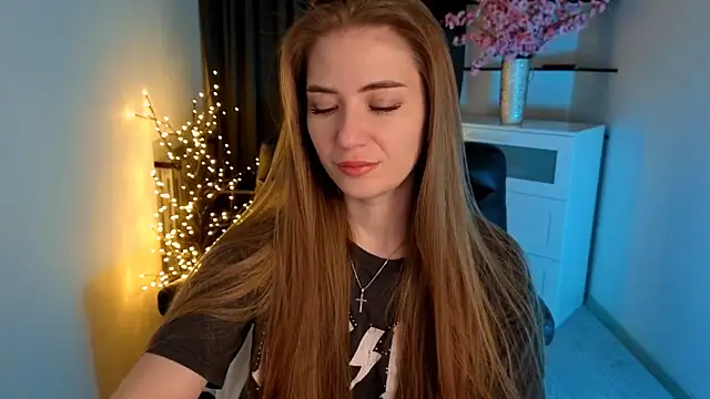 Snapshot of Adelyna_Bird chatting on 28, 2, 2026 Adelyna Bird online show from 28, 2, 2026