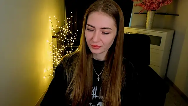 Snapshot of Adelyna_Bird chatting on 5, 3, 2026 Adelyna Bird online show from 5, 3, 2026