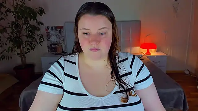 Snapshot of PolinaSalvatore chatting on 8, 8, 2026 PolinaSalvatore online show from 8, 8, 2026