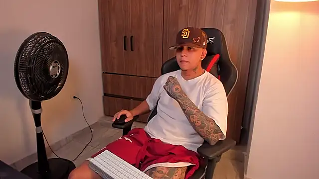 Snapshot of Jake_simons chatting on 4, 3, 2026 Jake simons online show from 4, 3, 2026