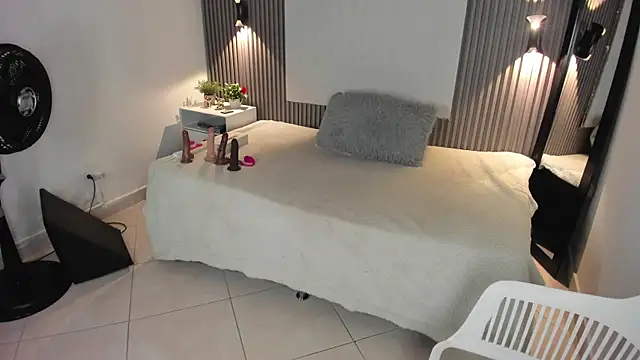 Snapshot of Zafiiraa chatting on 5, 8, 2026 Zafiiraa online show from 5, 8, 2026