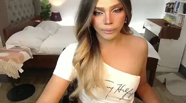 liaa lurrecams online show from 2, 3, 2025