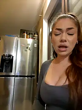 Snapshot of Ella_sweety chatting on 1, 3, 2025 Ella sweety online show from 1, 3, 2025