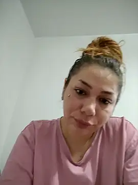 Snapshot of Ella_sweety chatting on 4, 11, 2025 Ella sweety online show from 4, 11, 2025