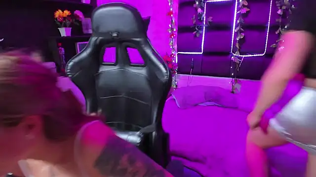 Hornyy Mom online show from 26, 12, 2024