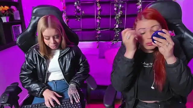 Hornyy Mom online show from 3, 1, 2025