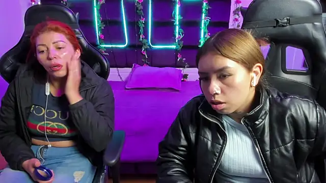 Hornyy Mom online show from 18, 2, 2025