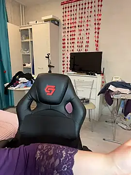 DienkaGreen online show from 18, 3, 2026