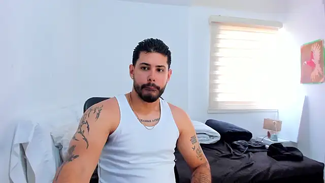 Snapshot of Justyn_Torres chatting on 21, 11, 2025 Justyn Torres online show from 21, 11, 2025