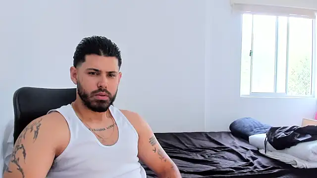 Snapshot of Justyn_Torres chatting on 2, 12, 2025 Justyn Torres online show from 2, 12, 2025