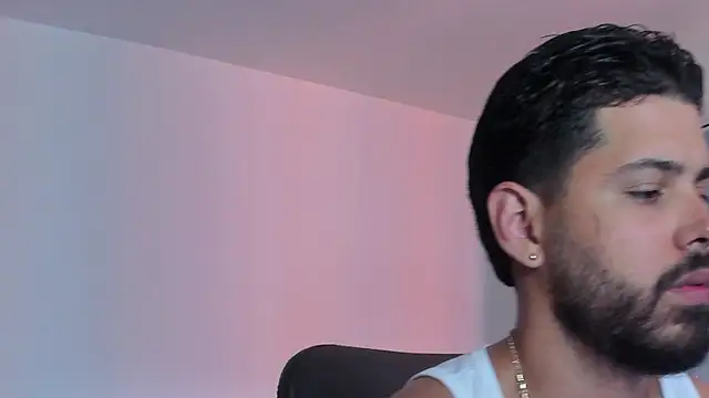 Snapshot of Justyn_Torres chatting on 5, 2, 2026 Justyn Torres online show from 5, 2, 2026