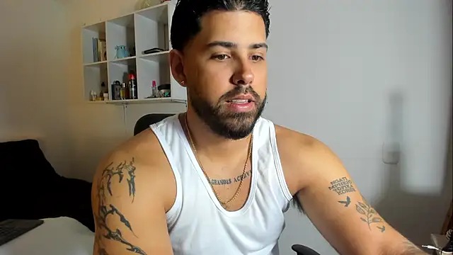 Snapshot of Justyn_Torres chatting on 2, 3, 2026 Justyn Torres online show from 2, 3, 2026