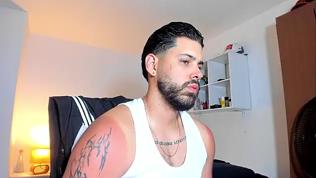 Snapshot of Justyn_Torres chatting on 14, 3, 2026 Justyn Torres online show from 14, 3, 2026