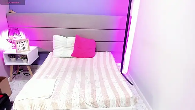 Snapshot of Ashleyyrobert chatting on 17, 12, 2025 Ashleyyrobert online show from 17, 12, 2025