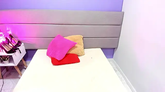 Ashleyyrobert online show from 28, 7, 2026