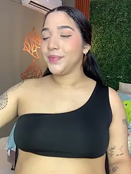 Snapshot of Amandanauty chatting on 4, 2, 2025 Amandanauty online show from 4, 2, 2025