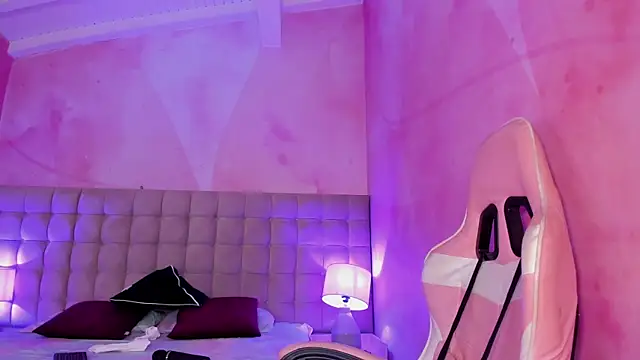 Snapshot of IvySanders1 chatting on 8, 1, 2025 IvySanders1 online show from 8, 1, 2025