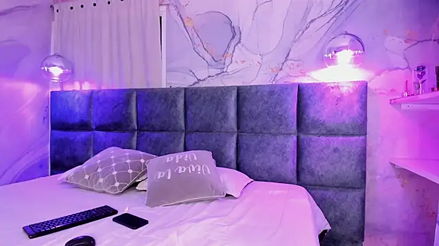 Snapshot of IvySanders1 chatting on 2, 2, 2025 IvySanders1 online show from 2, 2, 2025