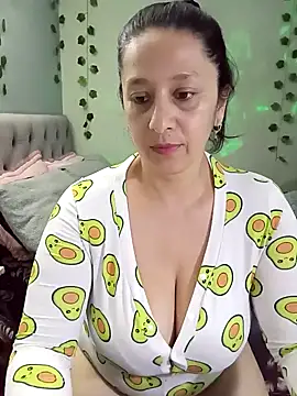 camilalatti online show from 2, 2, 2025