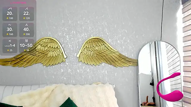 Snapshot of EmmaFerrary chatting on 19, 11, 2025 EmmaFerrary online show from 19, 11, 2025